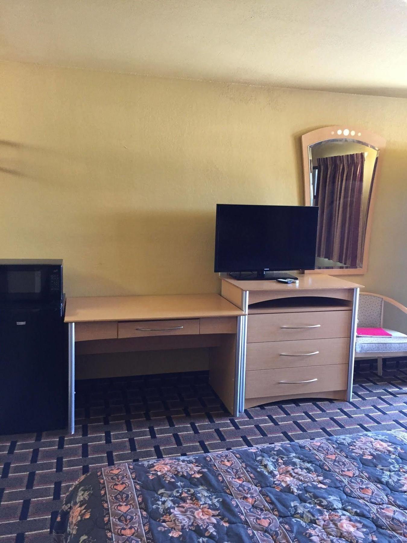 Budget Inn Ada Luaran gambar